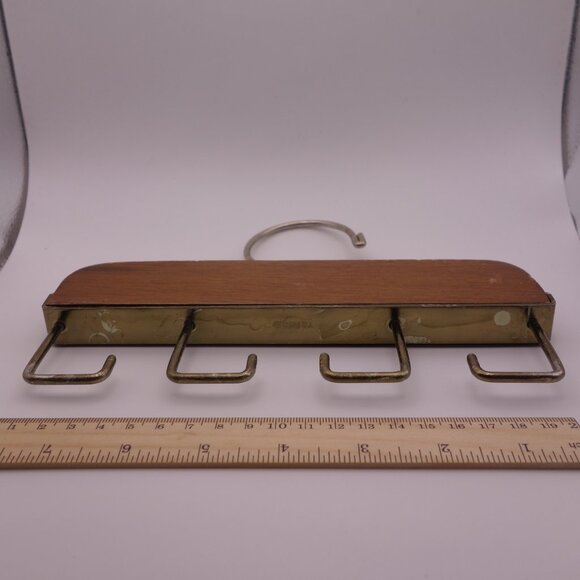 Vintage Belt Hanger Made in Taiwan - Picture 5 of 11